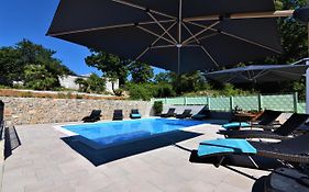 Letorina Rooms And Apartments With Pool